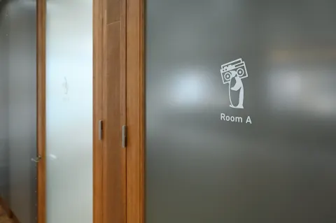 浦和常盤校：Room Aのサイン